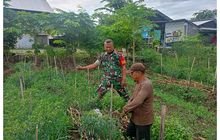 JALIN SILATURAHMI, BABINSA SAMBANGI PETANI CABE SEKALIGUS BERI MOTIVASI DENGAN WARGA BINAAN