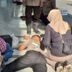 UNJUK RASA DI DPRD SUMUT, SEJUMLAH PERSONEL POLISI ALAMI LUKA SAAT PENGAMANAN