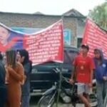 Ratusan Warga Rugemuk Desak Polres Deliserdang Tangkap Kepala Desa Diduga Korupsi Rp. 1,7 Miliar