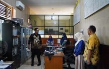 Sangat Jorok & Tidak Terawat, Kantor Lurah Ladang Bambu yang Paling Parah Ditemui Rico Waas