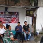 Babinsa Serka Saprizal Sosialisasikan Siskamling Lewat Anjangsana Bersama Warga Simpang Tanjung