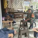 Babinsa Koramil 07/MT Sertu JP Siahaan Manfaatkan Warung Kopi sebagai Sarana Komsos dengan Warga