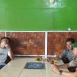 Babinsa Koramil 12/HP Serka Ngamanken Sembiring Jalin Komsos dengan Warga Tandem Hulu I