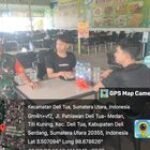 Jalin Hubungan Baik, Babinsa Komsos Bersama Warga di Warung Kopi