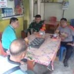Tingkatkan Sinergitas, Babinsa dan Bhabinkamtibmas Gelar Komsos Bersama Masyarakat di Medan Tuntungan