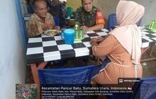 Sambangi Warung Kopi, Babinsa Koramil 0201-14/PB Jalin Komunikasi dengan Tokoh Masyarakat
