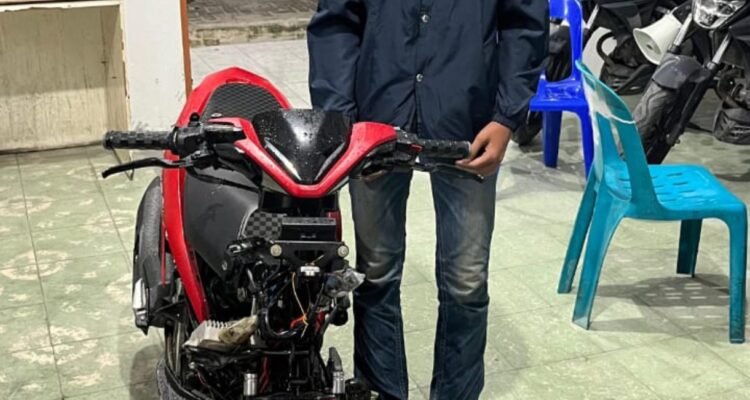 Screenshot_2025-10-26-22-16-30-883_com.whatsapp.w4b-edit