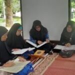 Sentuhan Spiritual Penyuluh Agama KUA Binjai Timur, Dampingi Penghuni Panti Jompo Belajar Al Quran