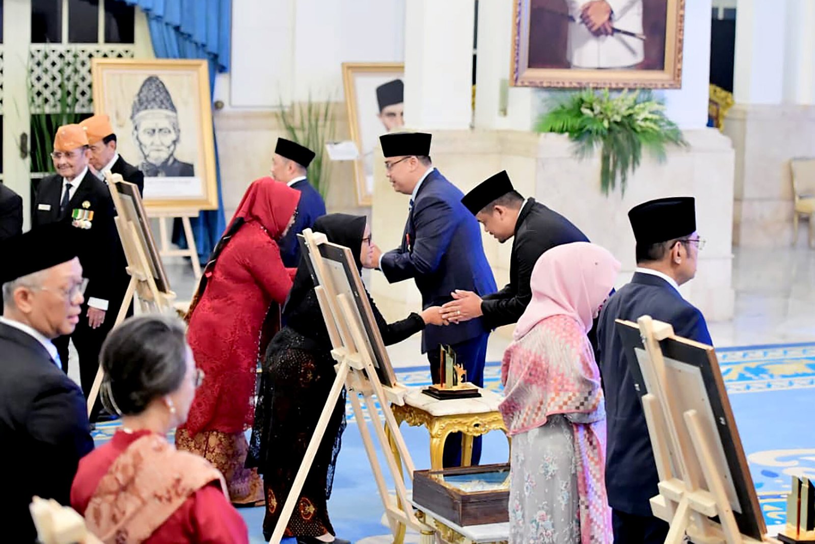 Foto Gubernur Sumut Hadir Acara Penganugerahan Gelar Pahlawan di Istana Negara (1)