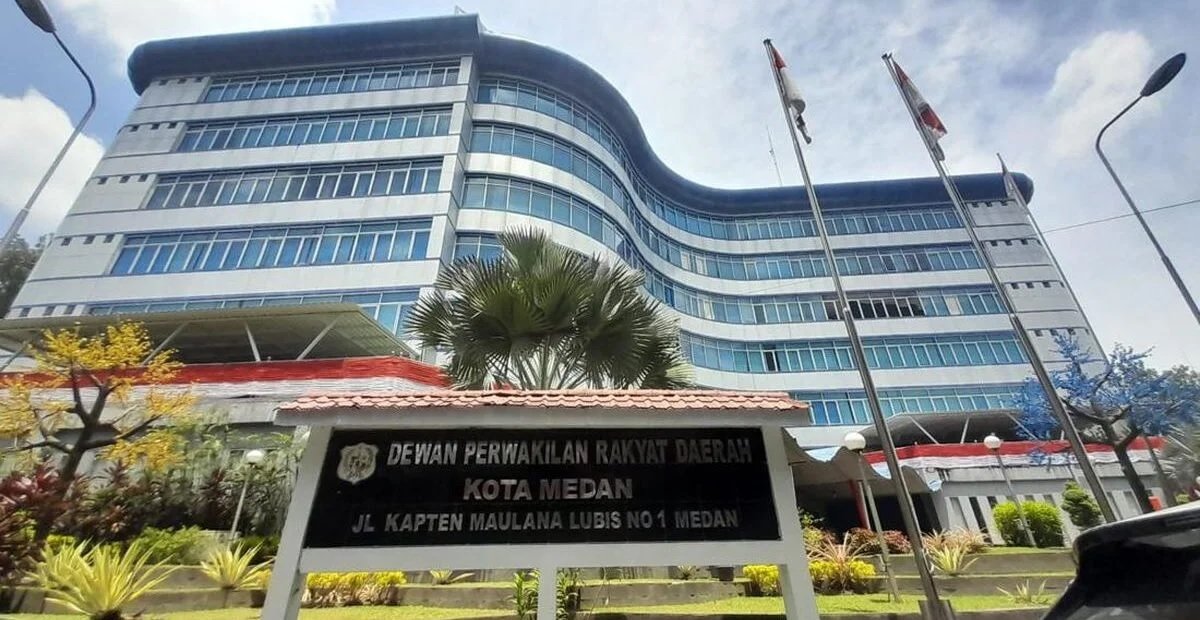 GEDUNG DPRD MEDAN