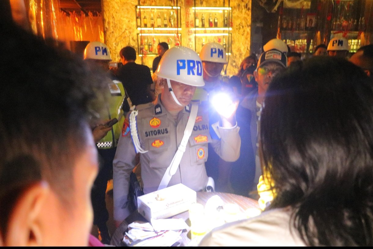 Screenshot_2025-11-02-20-51-12-987_com.whatsapp.w4b-edit