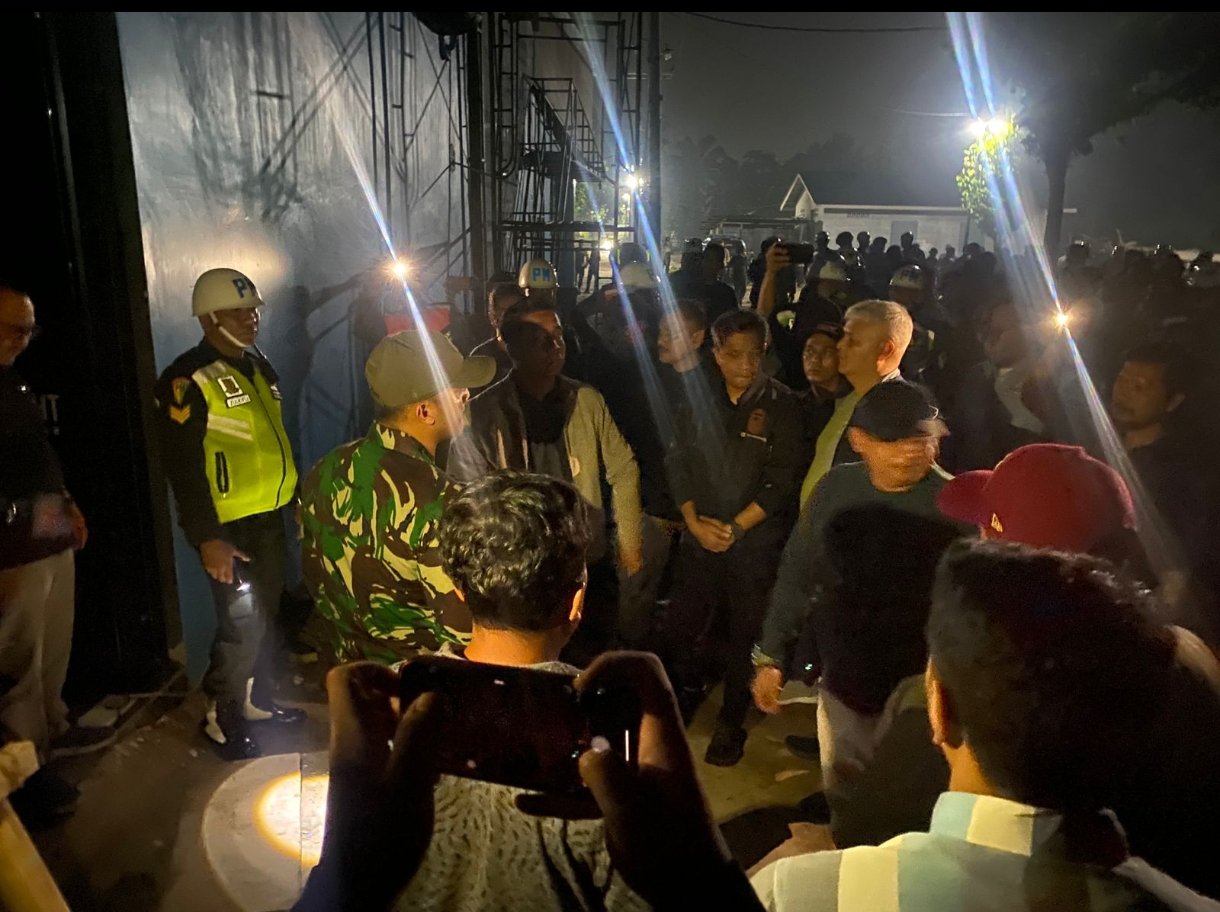 Screenshot_2025-11-03-12-11-07-549_com.whatsapp.w4b-edit