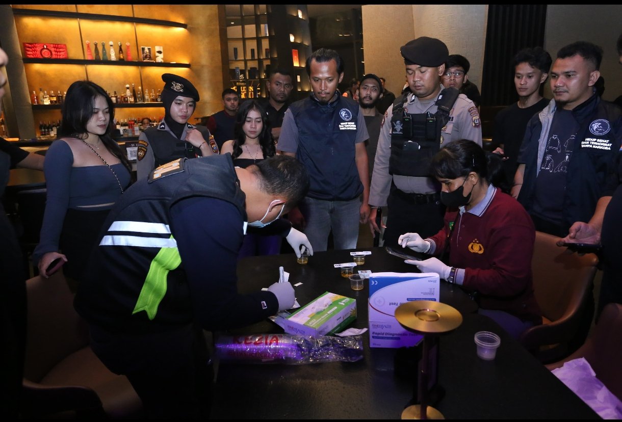 Screenshot_2025-11-05-14-46-11-983_com.whatsapp.w4b-edit