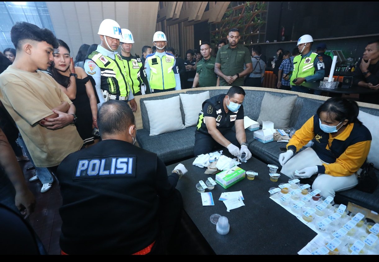 Screenshot_2025-11-07-16-15-29-019_com.whatsapp.w4b-edit