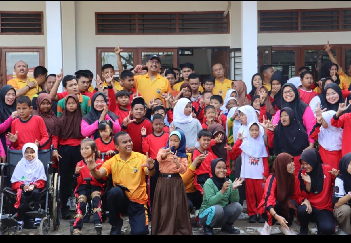 Screenshot_2025-11-08-05-58-19-563_com.whatsapp.w4b-edit