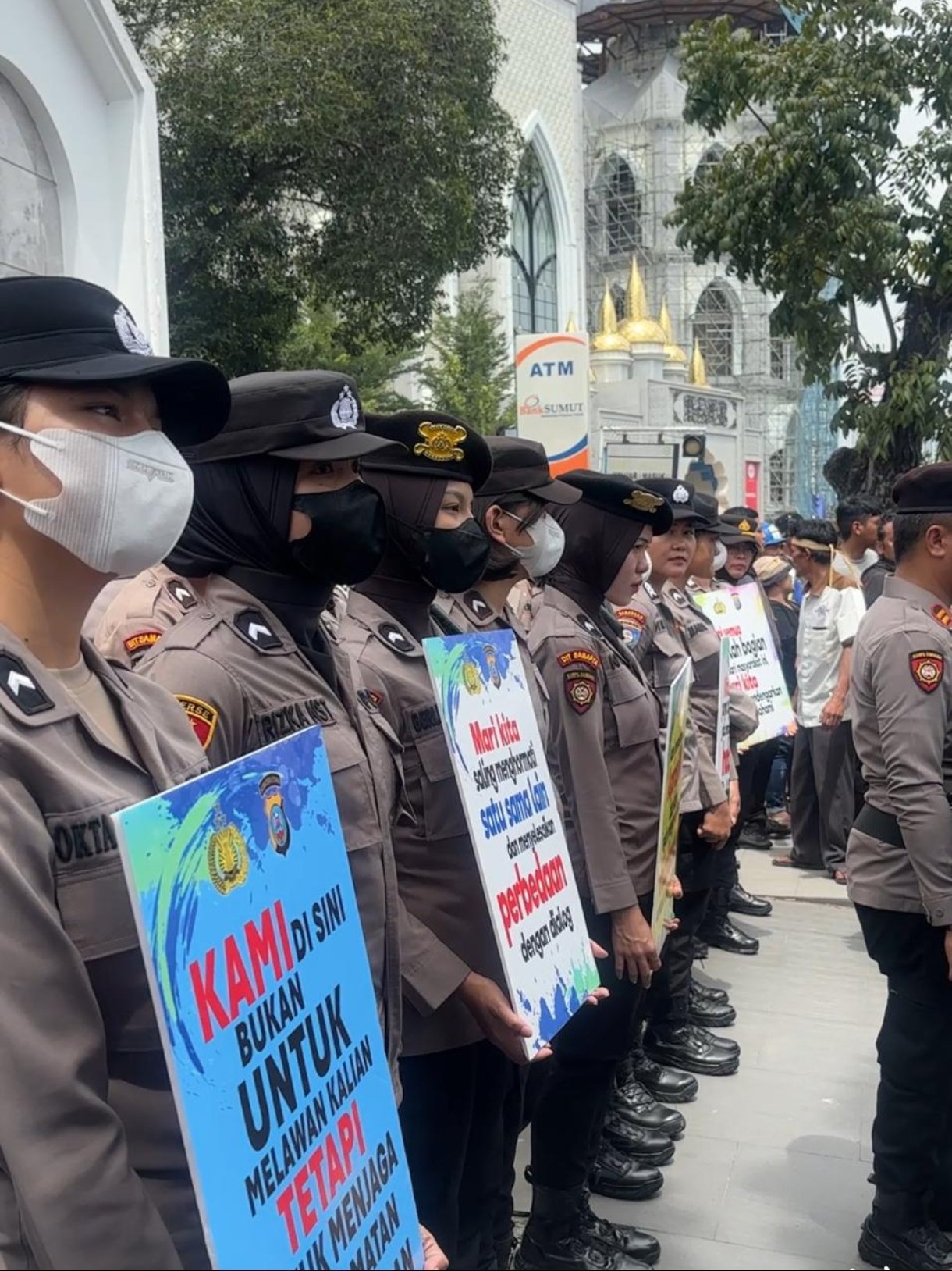 Screenshot_2025-11-11-14-38-54-355_com.whatsapp.w4b-edit