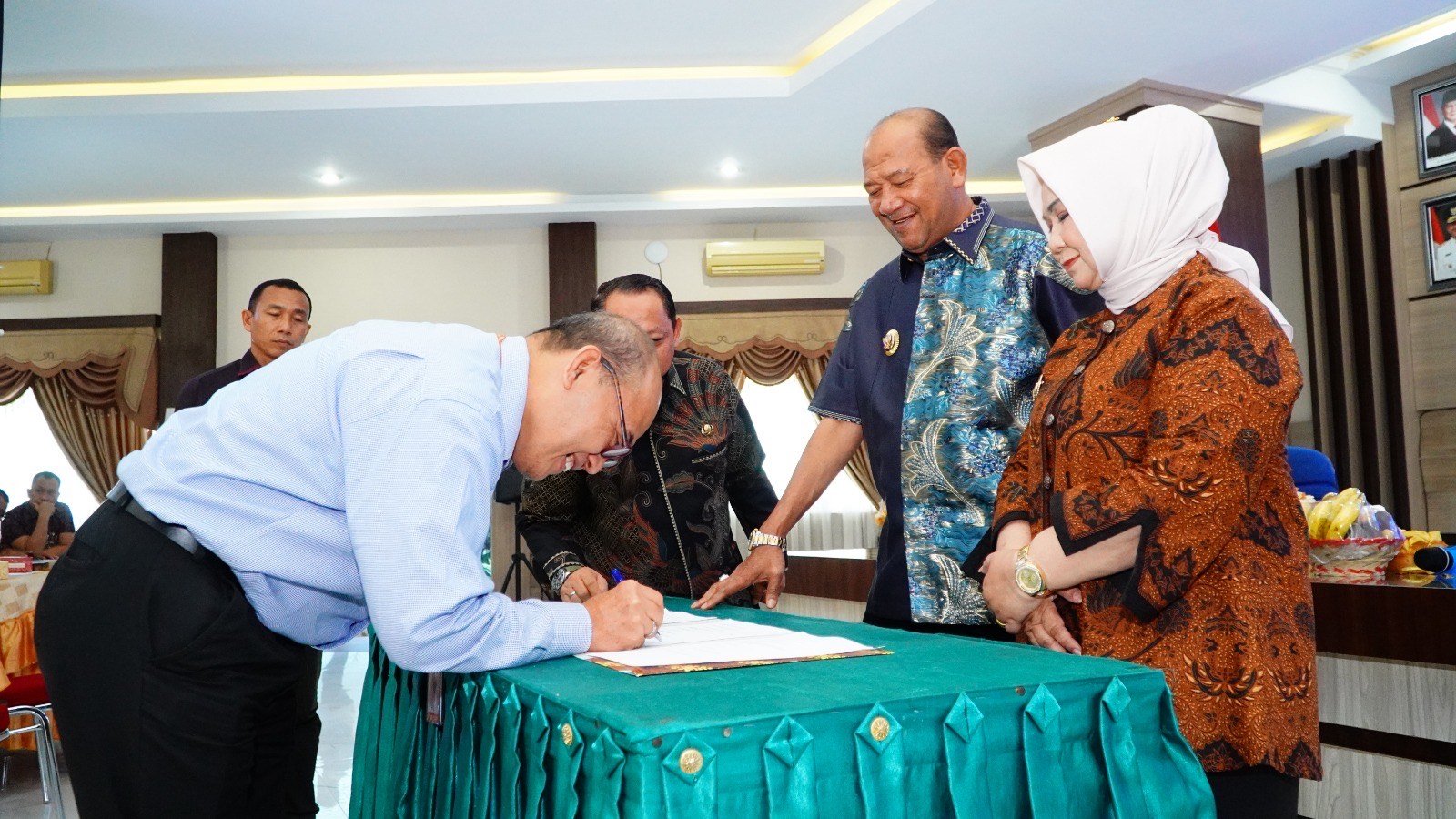 f21075b3-ac47-472c-b1f8-9e1e64bd17bc