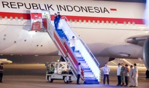 Foto Gubenur Sumut Sambut Kedatangan Presiden RI di KNIO (2)