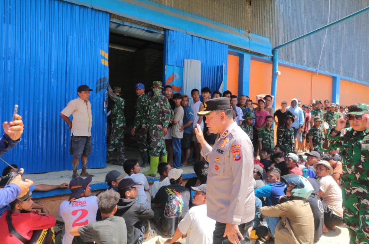 Screenshot_2025-12-03-14-47-00-910_com.whatsapp.w4b-edit