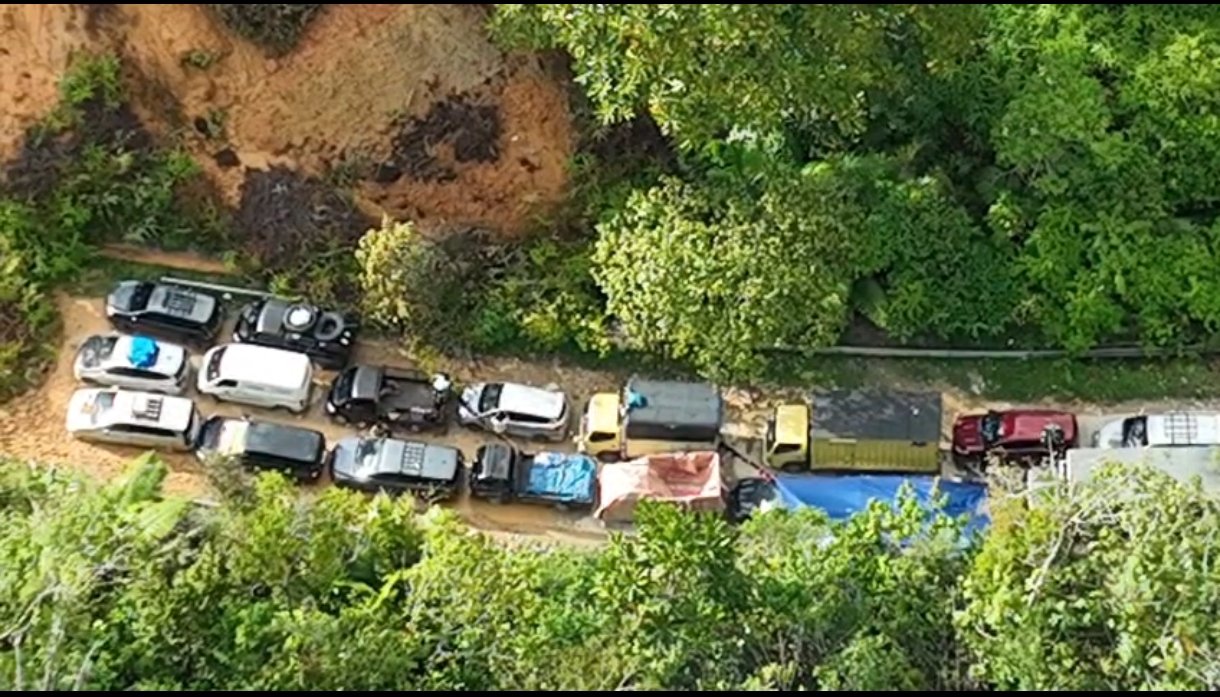 Screenshot_2025-12-04-11-55-26-278_com.whatsapp.w4b-edit