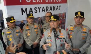 Screenshot_2025-12-04-12-16-37-053_com.whatsapp.w4b-edit