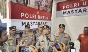 Screenshot_2025-12-04-12-21-55-117_com.whatsapp.w4b-edit