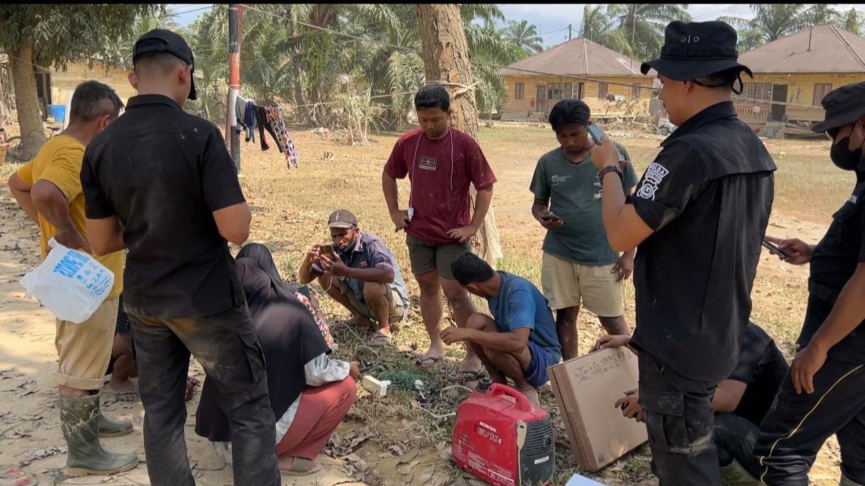 Screenshot_2025-12-06-11-21-42-476_com.whatsapp.w4b-edit