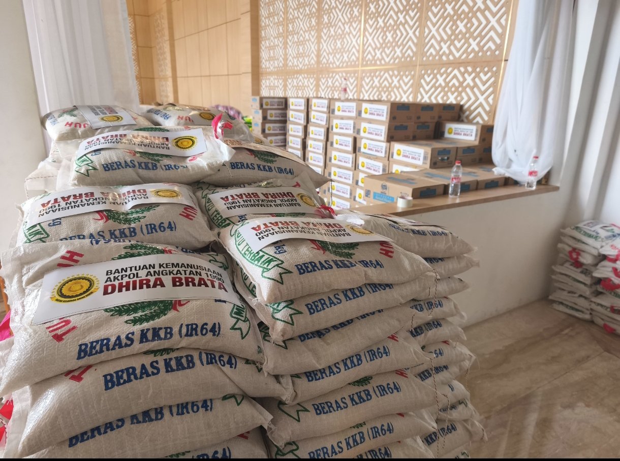 Screenshot_2025-12-08-22-01-48-568_com.whatsapp.w4b-edit