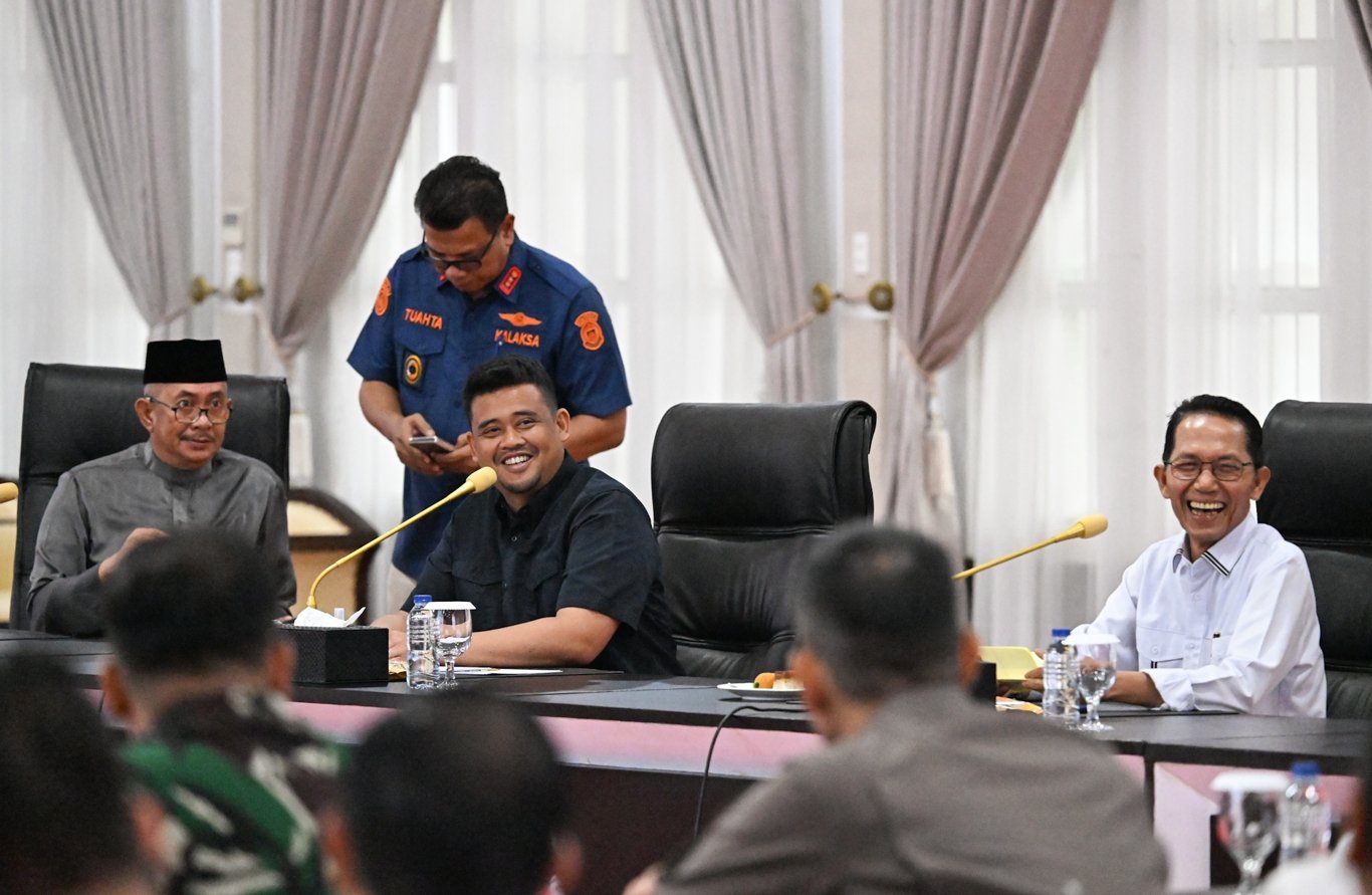 Gubsu Terima Bantuan Bencana dari Pemko Batam -1