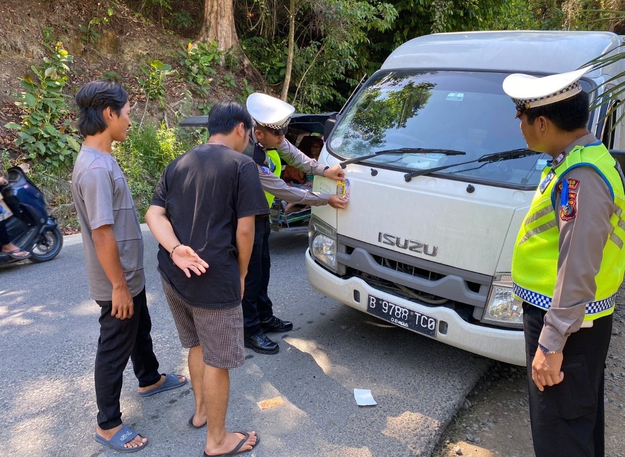 Screenshot_2026-02-08-16-29-03-349_com.whatsapp.w4b-edit