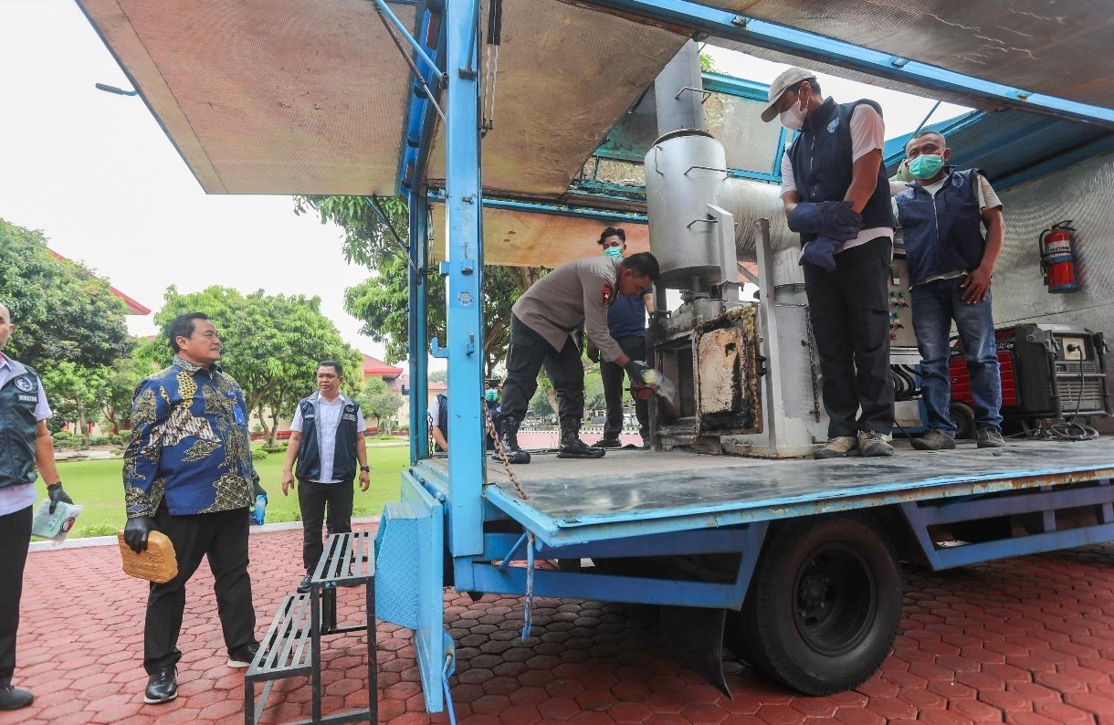 Screenshot_2026-02-25-21-12-38-638_com.whatsapp.w4b-edit