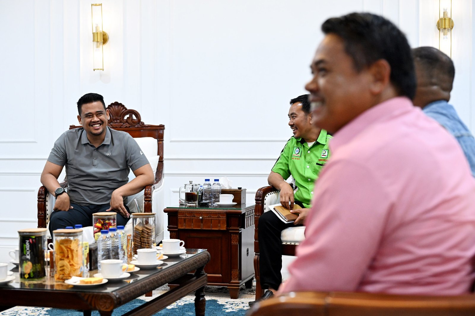 GUBERNUR TERIMA AUDIENSI BURUH TPL 03.jpg (1)