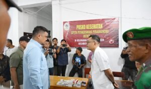 Gubsu_Meninjau Huntara dan Huntap di Pinangsori Tapteng 6 .jpg