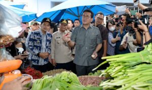 Wagub dampingi Mendag sidak pasar (1).jpg