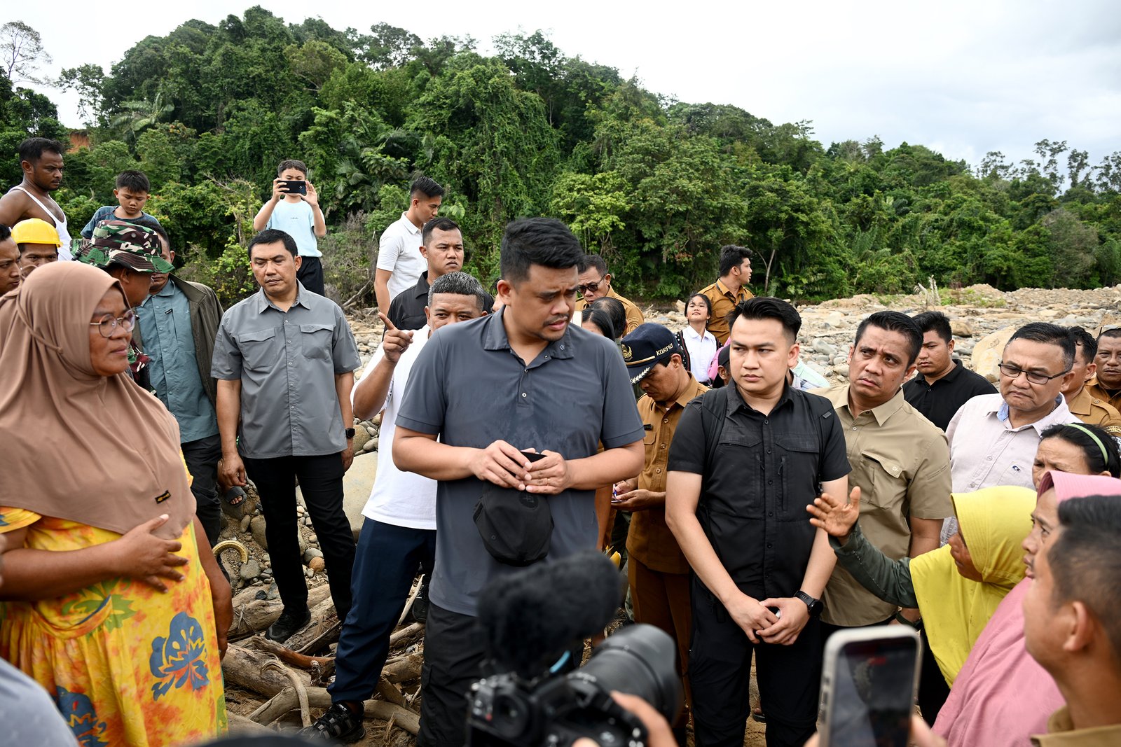Gubernur dengar keluah warga di pinggir Sungai Badari.jpg