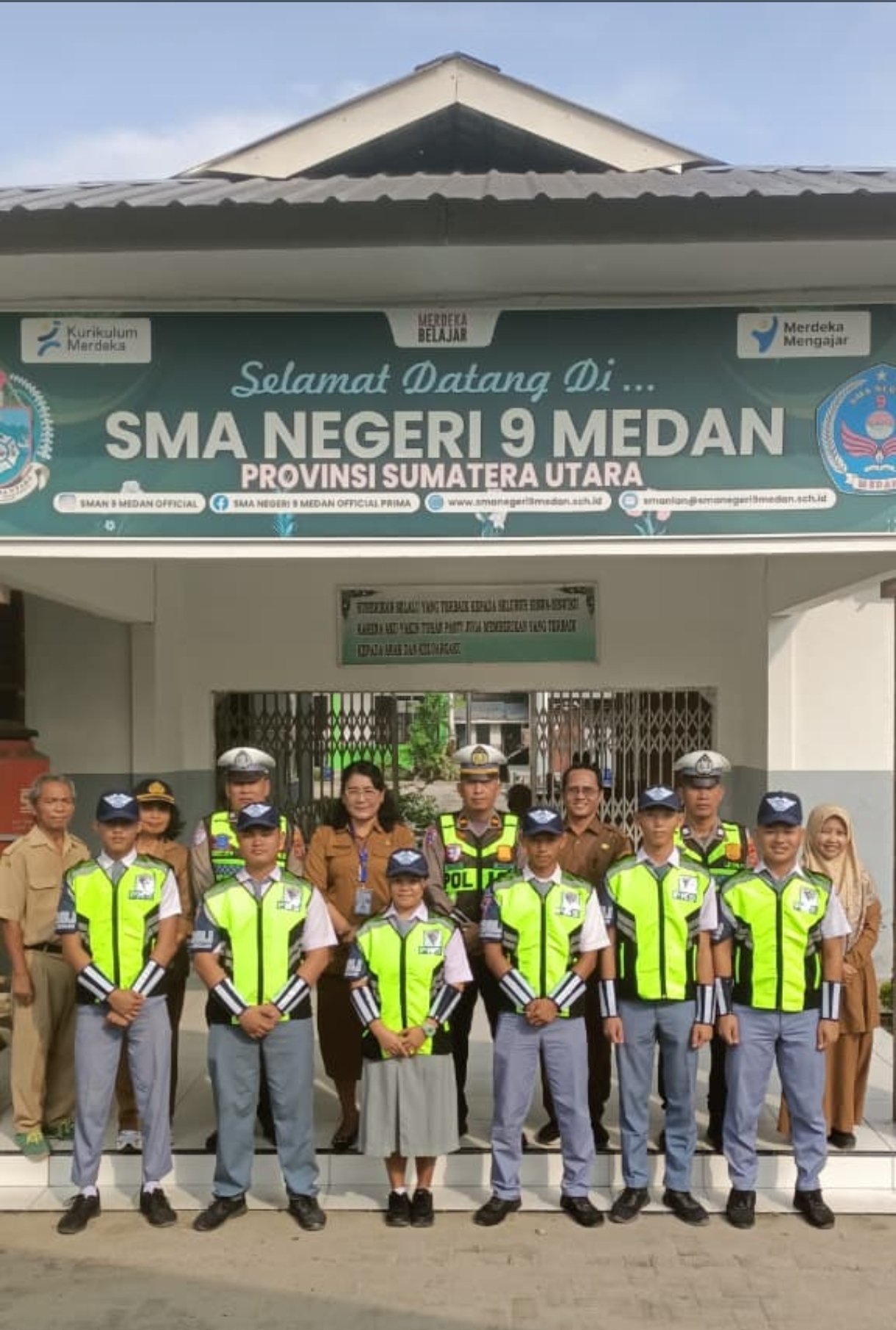 Screenshot_2026-04-08-14-32-38-926_com.whatsapp.w4b-edit