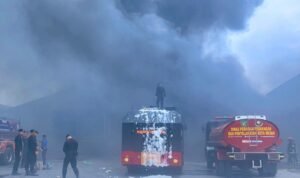 Screenshot_2026-04-13-06-59-45-364_com.whatsapp.w4b-edit