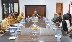 Wagubsu terima audiensi Komisi Informasi 5.jpg (2)