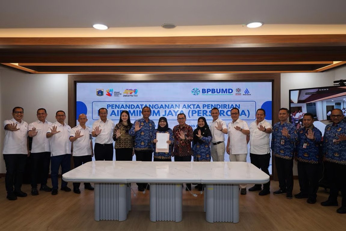 Akta Pendirian Perseroda PAM JAYA Resmi Ditandatangani.jpg