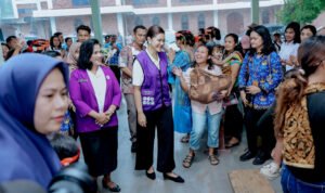 Foto Ketua Tim Pembina Posyandu Sumut Tinjau Posyandu Sunkist Simanindo 7.jpg