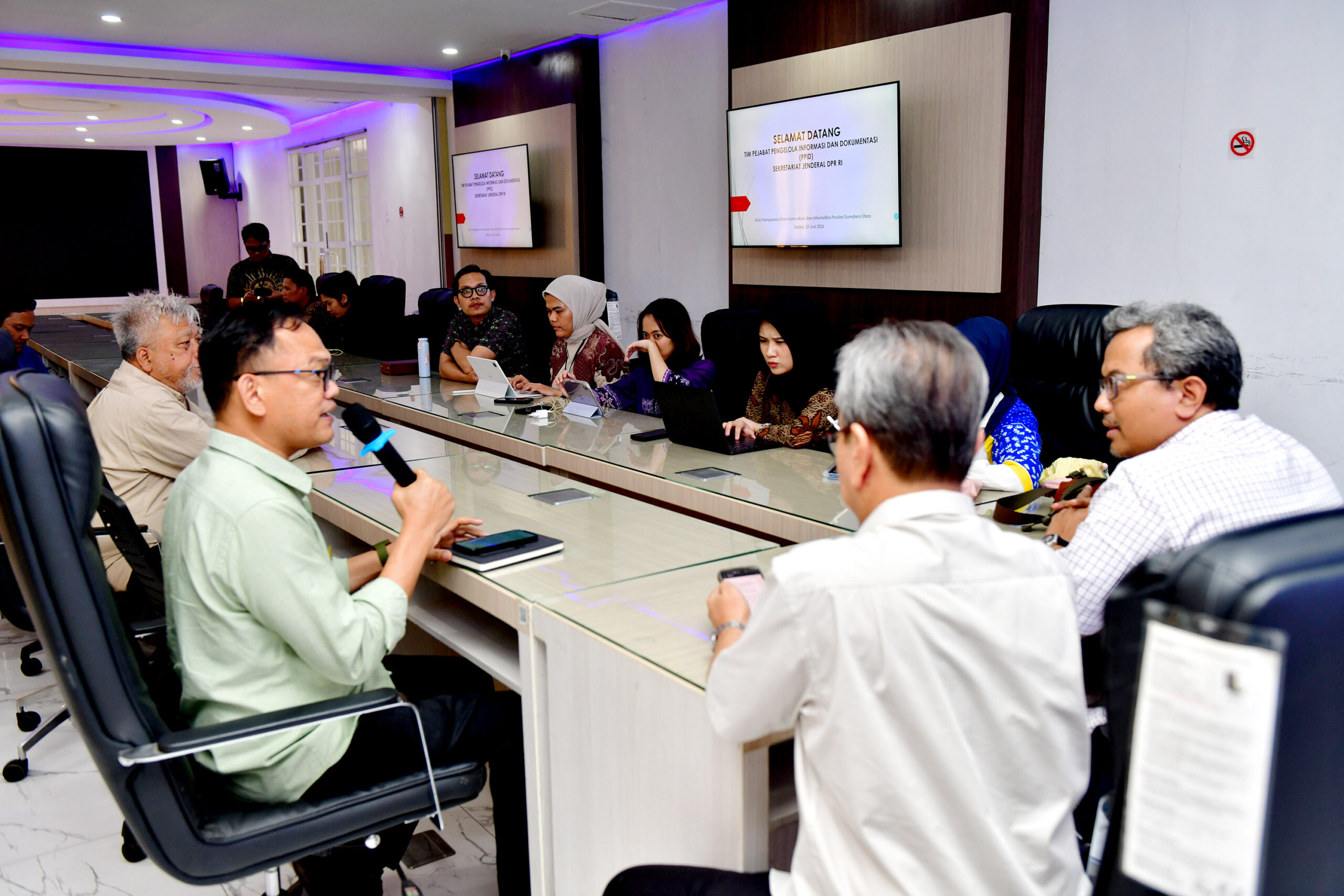 Dok Kunjungan Tim PPID Sekretariat Jenderal DPR RI ke Dinas Kominfo Sumut (1).JPG