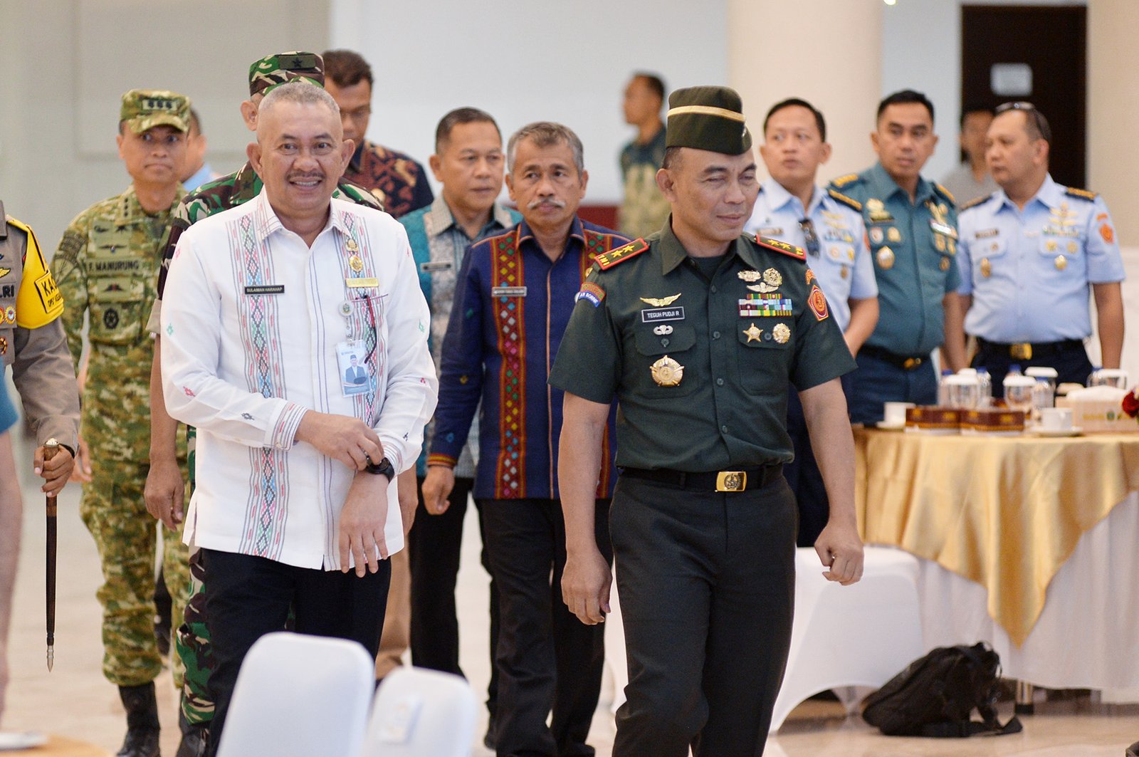 Pj Sekda terima Naskah Sesko TNI (1).jpg