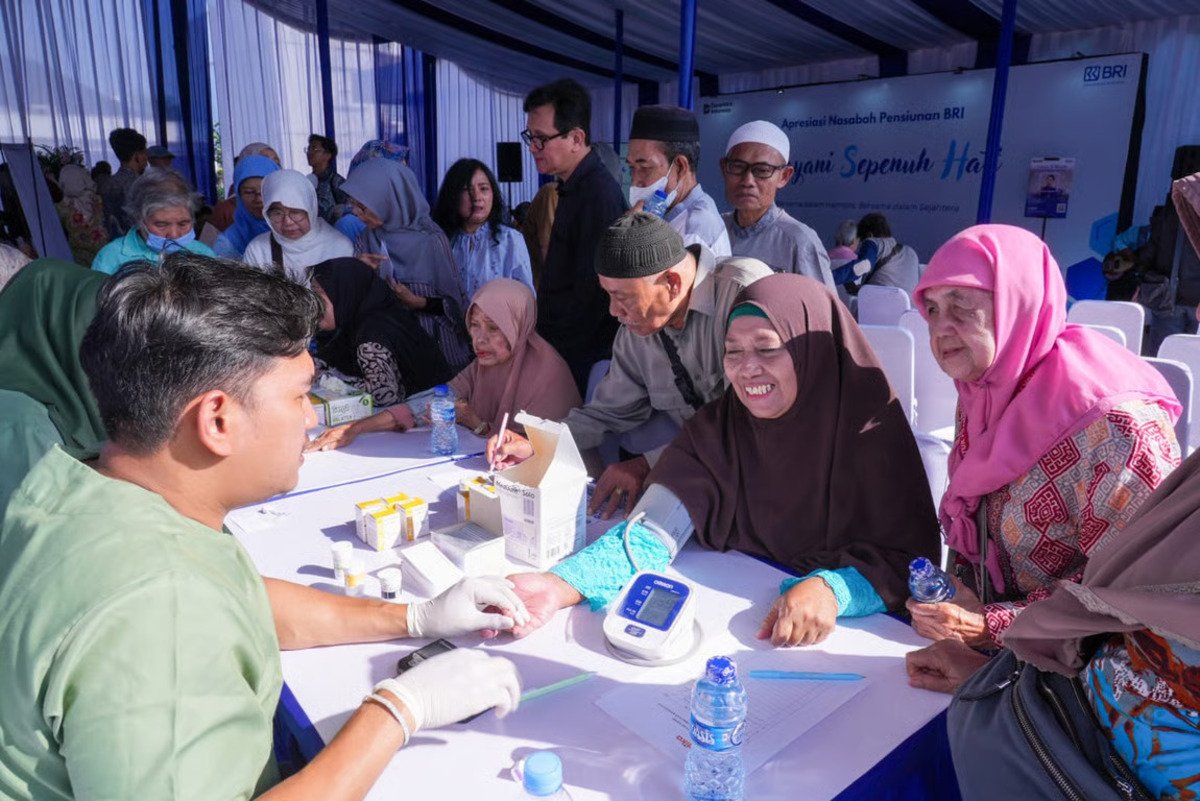 BRI BO Otista dan BRIMedika Gelar Pemeriksaan Kesehatan Gratis dalam Program CX 100 untuk Nasabah Pensiunan (1)