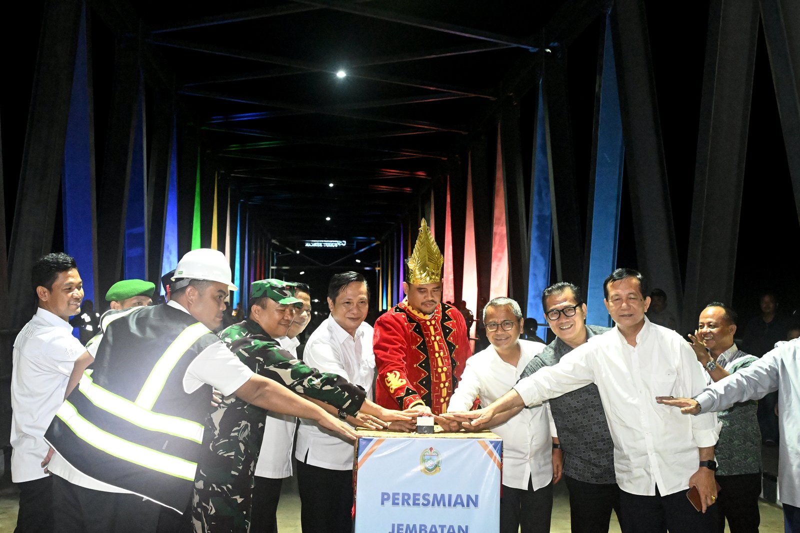 Gubernur-Peresmian Jembatan Idano Noyo Nias Barat -8.jpg