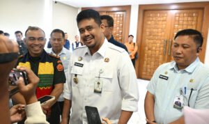 Gubernur wawancara -1.jpg (1)