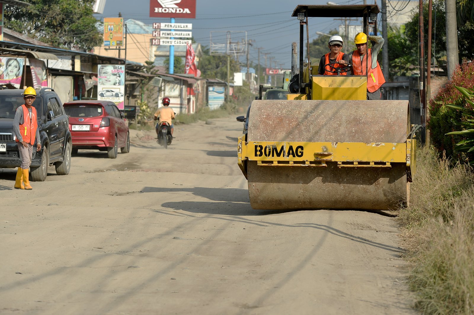 Perbaikan jalan rusak Galang (6)