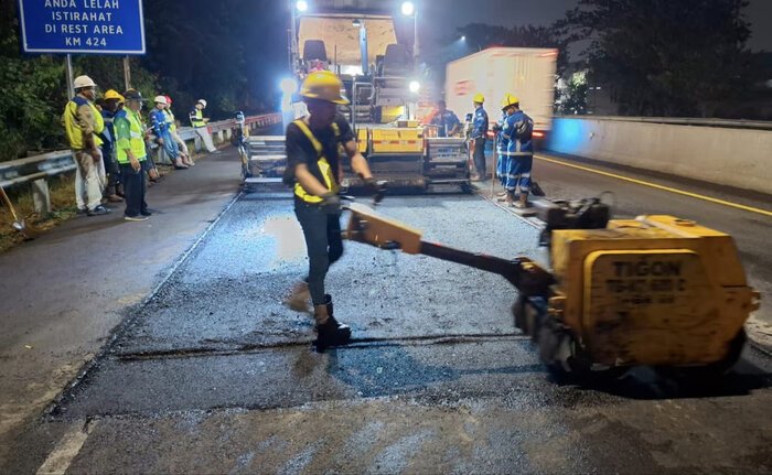 Pekerjaan Preservasi di Ruas Jalan Tol Semarang (1)