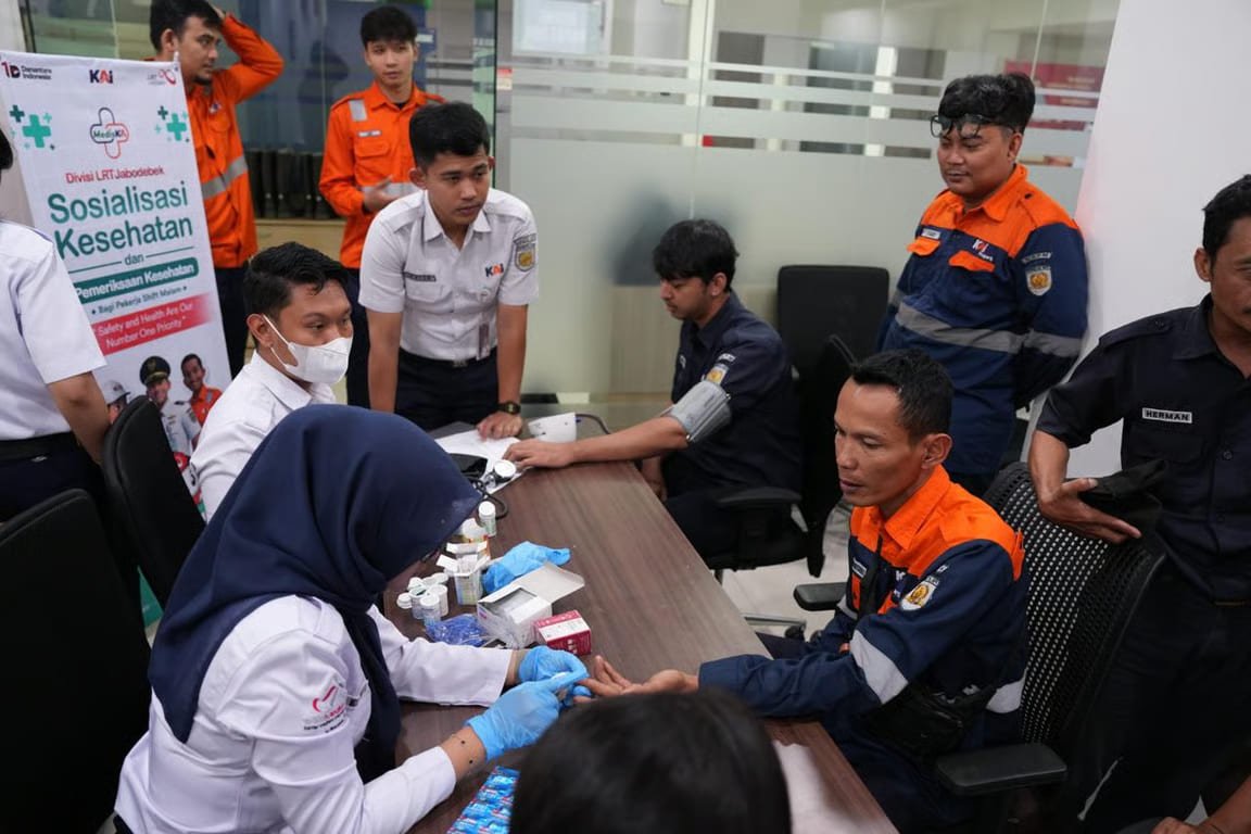 Perawatan LRT Jabodebek Berlangsung Saat Malam, Tim Kesehatan Jaga Kondisi Petugas.jpg