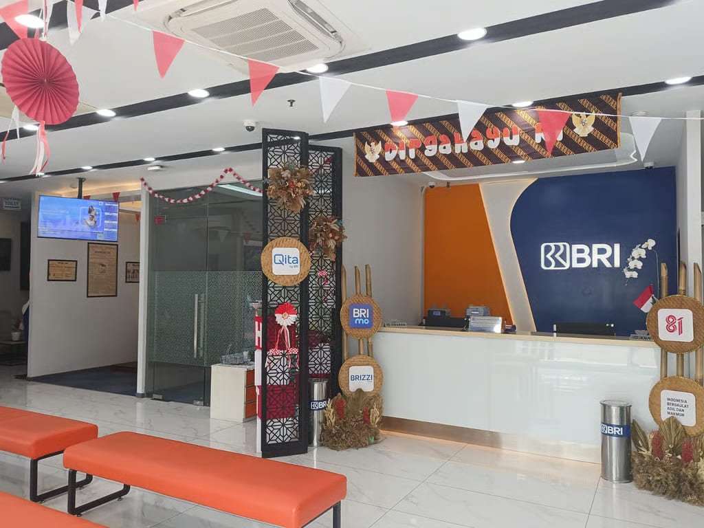 Sambut HUT ke-81 RI, BRI BO Mangga Dua Semarakkan Kantor dengan Nuansa Merah Putih.jpg