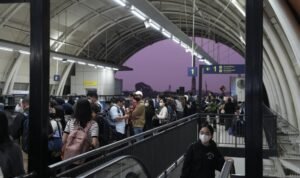 Dari Berangkat Kerja hingga Aktivitas Akhir Pekan, LRT Jabodebek Jadi Pilihan Masyarakat